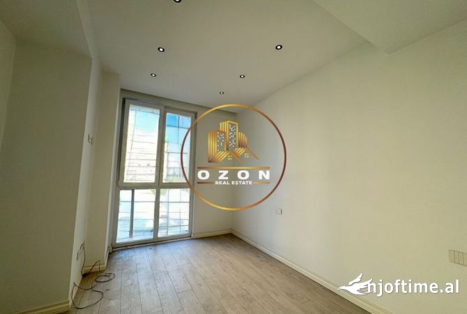 Shtepi me qera Apartament ne Tirane, 2+1, Mobilimi Bosh, pa mobiluar, Pagesa 1,000  Euro.