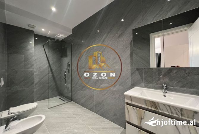 Shtepi ne shitje Apartament ne Tirane, 3+1, Mobilimi E mobiluar, Pagesa 512,400  Euro.