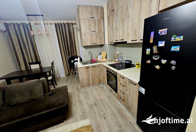 Shtepi me qera Apartament ne Tirane, 1+1, Mobilimi E mobiluar, Pagesa 60,000  Leke.