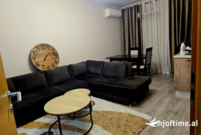 Shtepi me qera 1+1 ne Tirane - 60,000 Leke