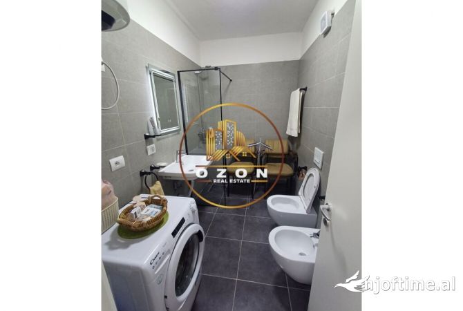 Shtepi ne shitje Apartament ne Tirane, 2+1, Mobilimi E mobiluar, Pagesa 14,600,000  Leke.