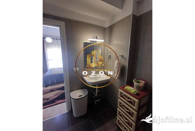 Shtepi ne shitje Apartament ne Tirane, 2+1, Mobilimi E mobiluar, Pagesa 14,600,000  Leke.