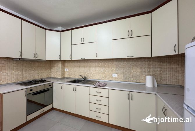 Shtepi me qera 2+1 ne Tirane - 600 Euro