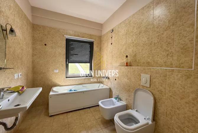 Shtepi me qera Apartament ne Tirane, 2+1, Mobilimi E mobiluar, Pagesa 1,200  Euro.