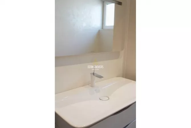 Shtepi ne shitje Vila Luksoze ne Durres, 4+1, Mobilimi E mobiluar, Pagesa 900,000  Euro.