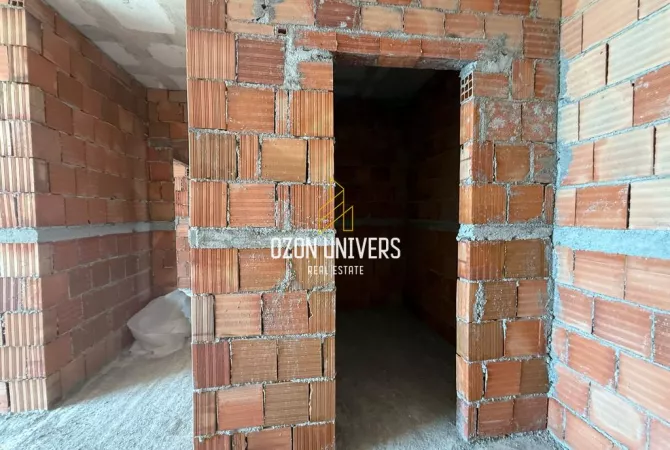 Shtepi ne shitje Apartament ne Vlore, 1+1, Mobilimi Bosh, pa mobiluar, Pagesa 248,000  Euro.