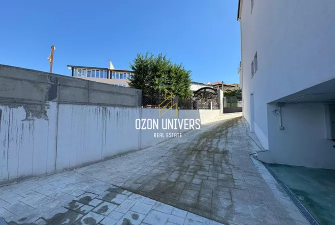 Shtepi ne shitje Apartament ne Tirane, 6+1, Mobilimi Bosh, pa mobiluar, Pagesa 730,000  Euro.