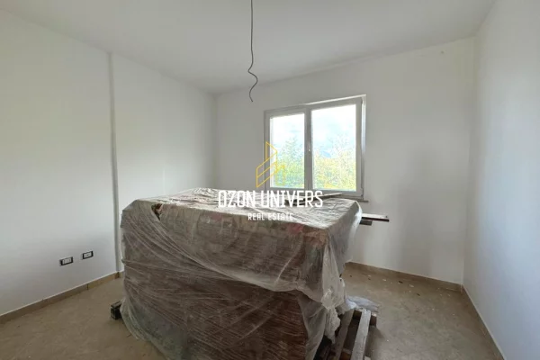 Shtepi ne shitje Apartament ne Tirane, 2+1, Mobilimi Bosh, pa mobiluar, Pagesa 133,920  Euro.