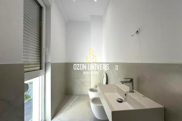 Shtepi me qera Shtepi Private ne Tirane, 2+1, Mobilimi Bosh, pa mobiluar, Pagesa 1,200  Euro.