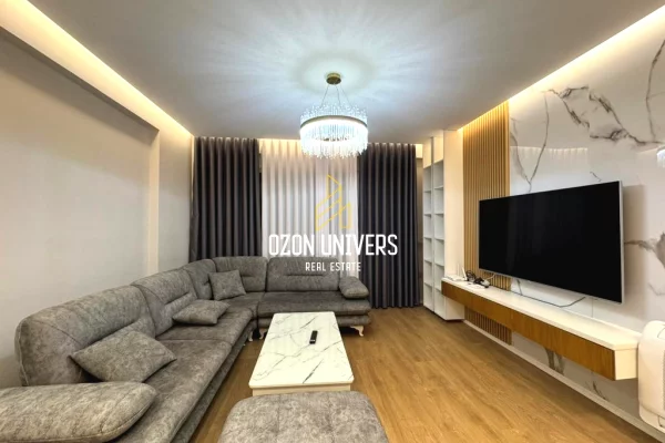 Shtepi me qera 2+1 ne Tirane - 1,250 Euro