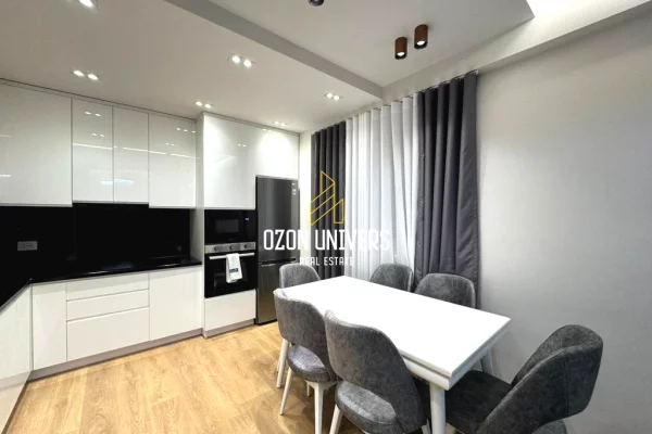 Shtepi me qera 2+1 ne Tirane - 1,250 Euro