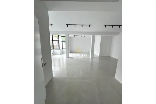 Business Property for Rent 3+1 in Tirana - 900 Euro