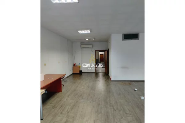 Business Property for Rent 3+1 in Tirana - 350 Euro
