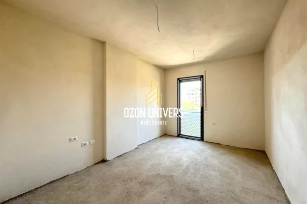 Shtepi ne shitje Apartament ne Tirane, 2+1, Mobilimi Bosh, pa mobiluar, Pagesa 194,633  Euro.