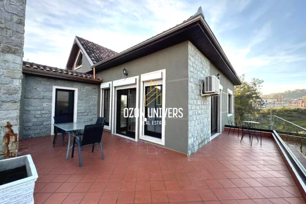 Shtepi me qera Vila Luksoze ne Tirane, 4+1, Mobilimi Pjeserisht e mobiluar, Pagesa 3,000  Euro.