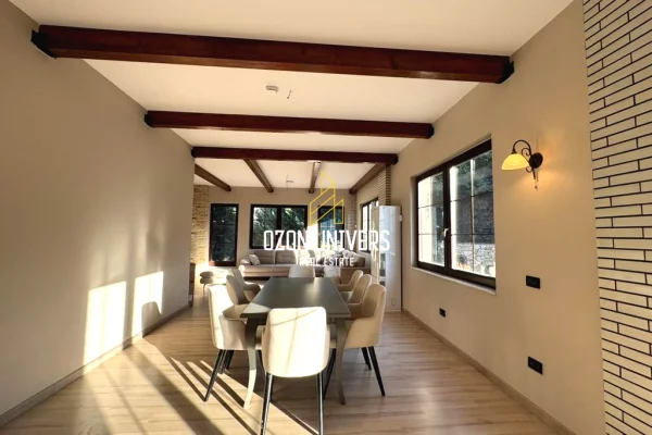 Shtepi me qera Vila Luksoze ne Tirane, 4+1, Mobilimi Pjeserisht e mobiluar, Pagesa 3,000  Euro.