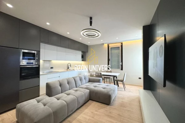 Shtepi me qera 3+1 ne Tirane - 1,300 Euro