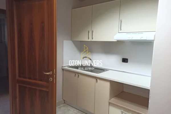 Ambient biznesi per qira ne Qender, prane Toptanit!