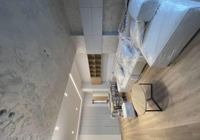 Shtepi me qera 2+1 ne Tirane - 1,800 Euro