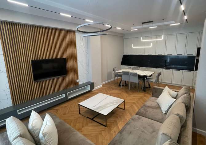 Shtepi me qera 3+1 ne Tirane - 2,500 Euro
