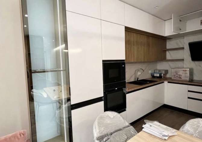 Shtepi me qera 2+1 ne Tirane - 1,050 Euro