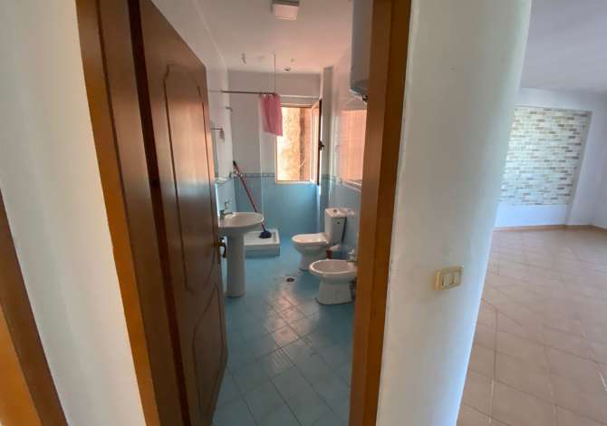 Shtepi ne shitje Apartament ne Tirane, 2+1, Mobilimi Bosh, pa mobiluar, Pagesa 175,000  Euro.