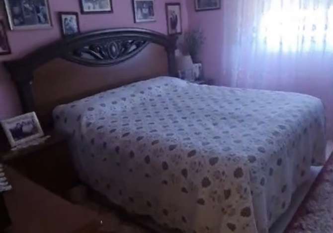 Shtepi ne shitje Apartament ne Tirane, 2+1, Mobilimi E mobiluar, Pagesa 133,000  Euro.