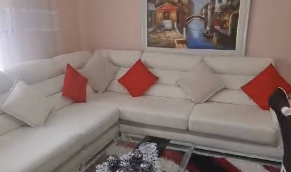 Shtepi ne shitje Apartament ne Tirane, 2+1, Mobilimi E mobiluar, Pagesa 133,000  Euro.