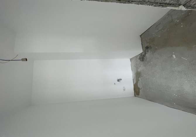 Shtepi ne shitje Apartament ne Tirane, 2+1, Mobilimi Bosh, pa mobiluar, Pagesa 340,000  Euro.