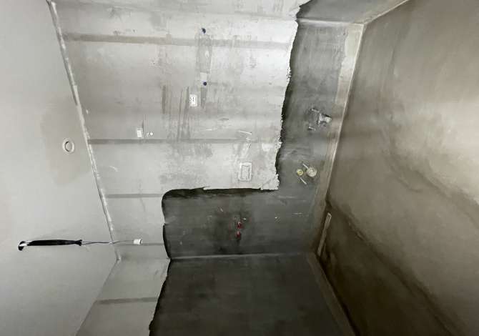 Shtepi ne shitje Apartament ne Tirane, 2+1, Mobilimi Bosh, pa mobiluar, Pagesa 340,000  Euro.