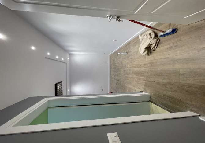 Jepet me qera ambient biznesi 200 m2 , Sheshi Willson