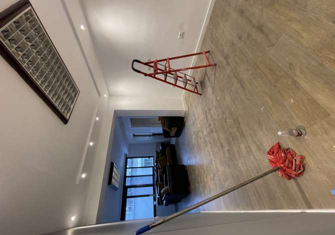 Ambient biznesi me qera 3+1 ne Tirane - 1,200 Euro