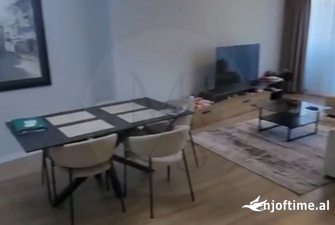 Shtepi me qera 2+1 ne Tirane - 1,300 Euro