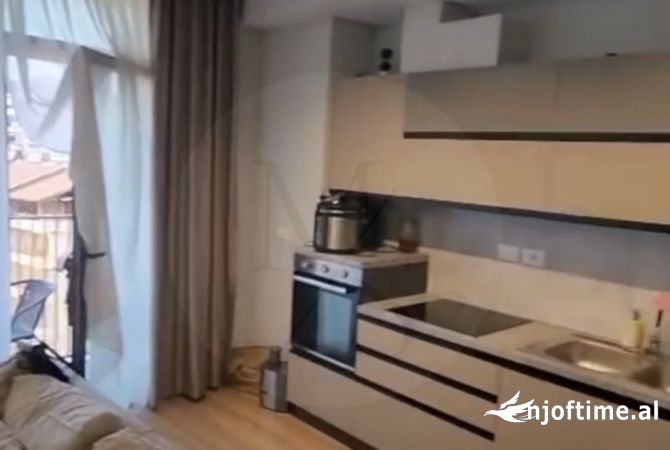 Shtepi me qera 2+1 ne Tirane - 1,300 Euro