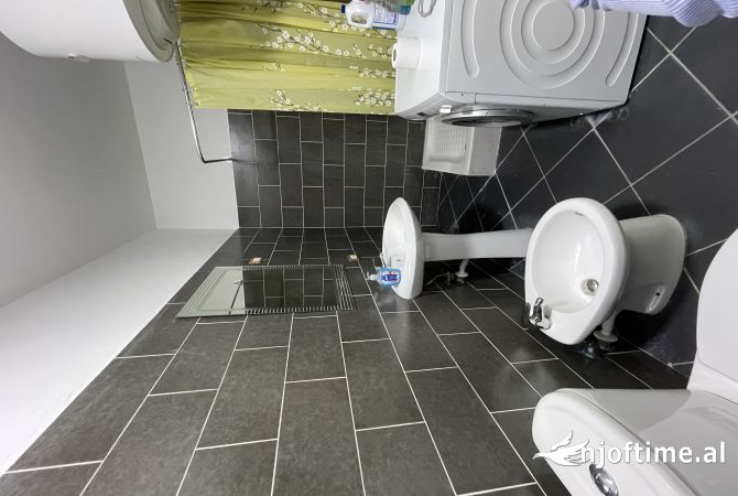 Shtepi ne shitje Apartament ne Tirane, 2+1, Mobilimi E mobiluar, Pagesa 131,000  Euro.