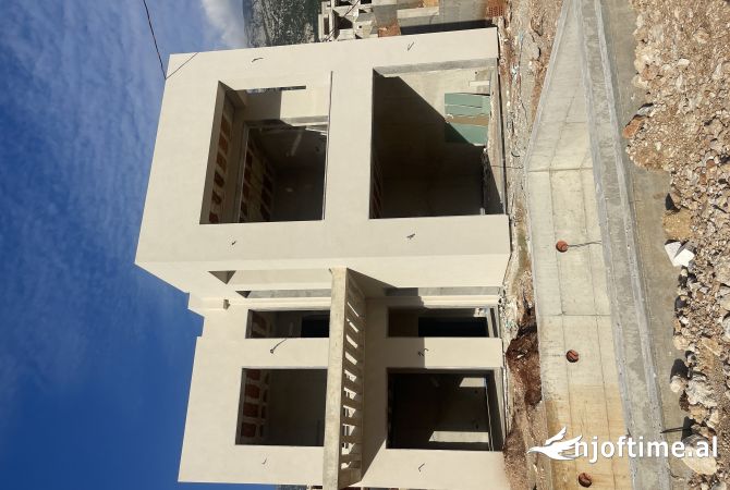 Shtepi ne shitje 3+1 ne Himare - 1,050,000 Euro