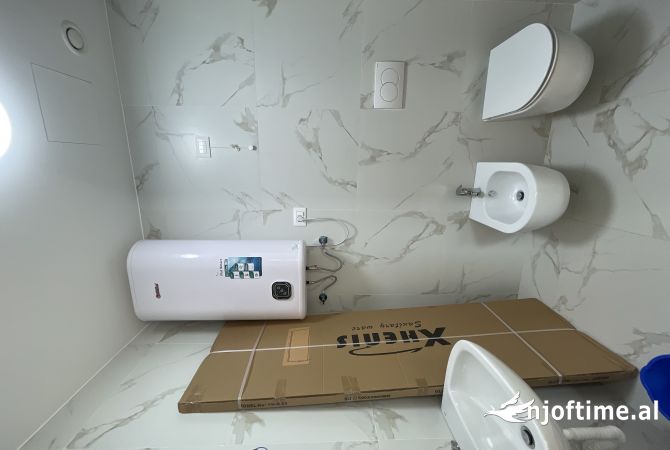 Shtepi me qera Apartament ne Tirane, 2+1, Mobilimi Pjeserisht e mobiluar, Pagesa 1,500  Euro.