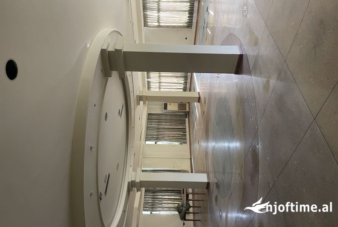 Ambient biznesi me qera 1+1 ne Tirane - 2,500 Euro