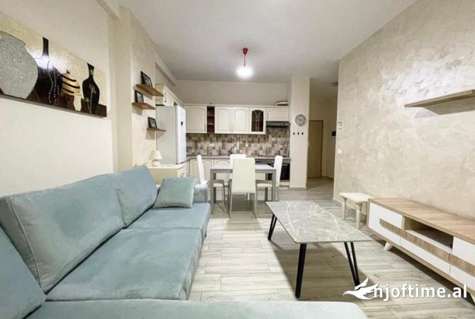 Shtepi me qera 2+1 ne Tirane - 800 Euro