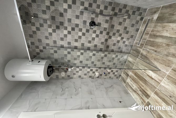 Shtepi ne shitje Apartament ne Tirane, 2+1, Mobilimi Bosh, pa mobiluar, Pagesa 170,000  Euro.