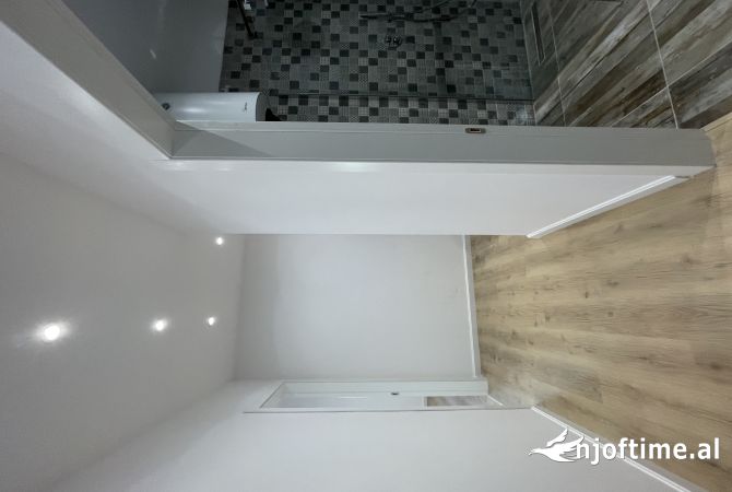 Shtepi ne shitje Apartament ne Tirane, 2+1, Mobilimi Bosh, pa mobiluar, Pagesa 170,000  Euro.