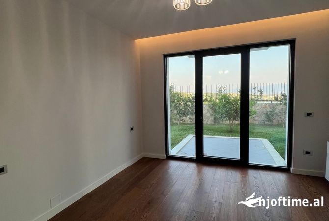 Shtepi me qera Shtepi Private ne Tirane, 5+1, Mobilimi E mobiluar, Pagesa 3,500  Euro.