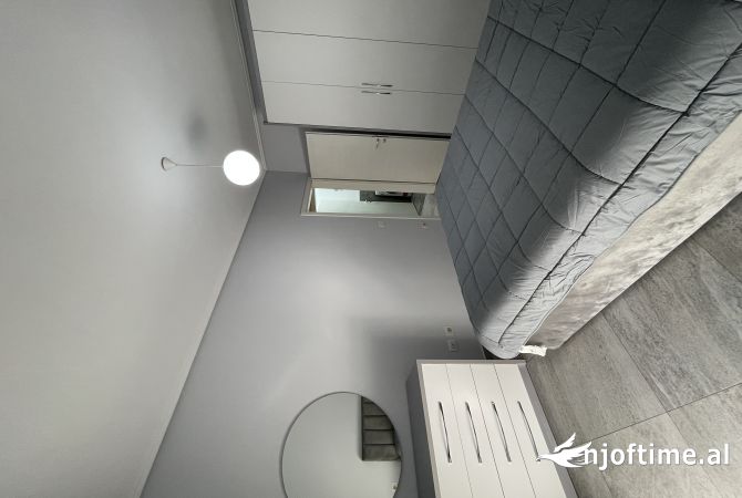 Shtepi me qera Apartament ne Tirane, 2+1, Mobilimi Pjeserisht e mobiluar, Pagesa 700  Euro.