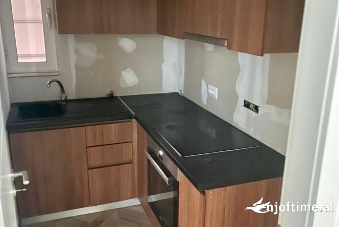Ambient biznesi me qera 4+1 ne Fier - 2,500 Euro