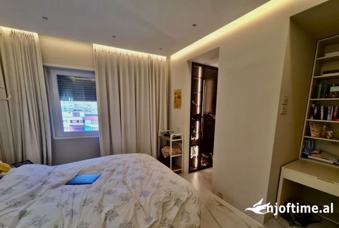 Shtepi ne shitje Apartament ne Tirane, 4+1, Mobilimi E mobiluar, Pagesa 630,000  Euro.
