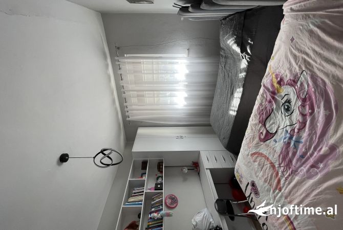 Shtepi ne shitje Apartament ne Tirane, 2+1, Mobilimi E mobiluar, Pagesa 160,000  Euro.