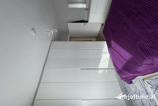 Shtepi ne shitje Apartament ne Tirane, 2+1, Mobilimi E mobiluar, Pagesa 160,000  Euro.