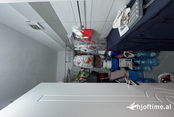 Shtepi ne shitje Apartament ne Tirane, 2+1, Mobilimi E mobiluar, Pagesa 160,000  Euro.