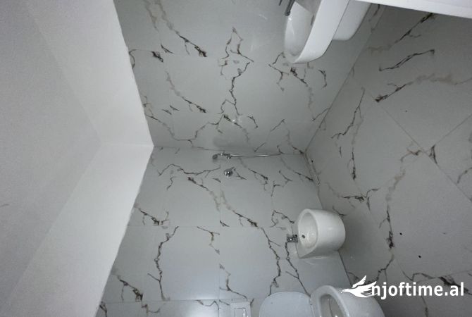 Shtepi ne shitje Apartament ne Tirane, 2+1, Mobilimi Bosh, pa mobiluar, Pagesa 202,000  Euro.
