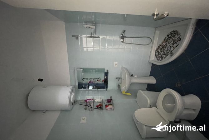 Shtepi ne shitje Apartament ne Himare, 2+1, Mobilimi E mobiluar, Pagesa 330,000  Euro.